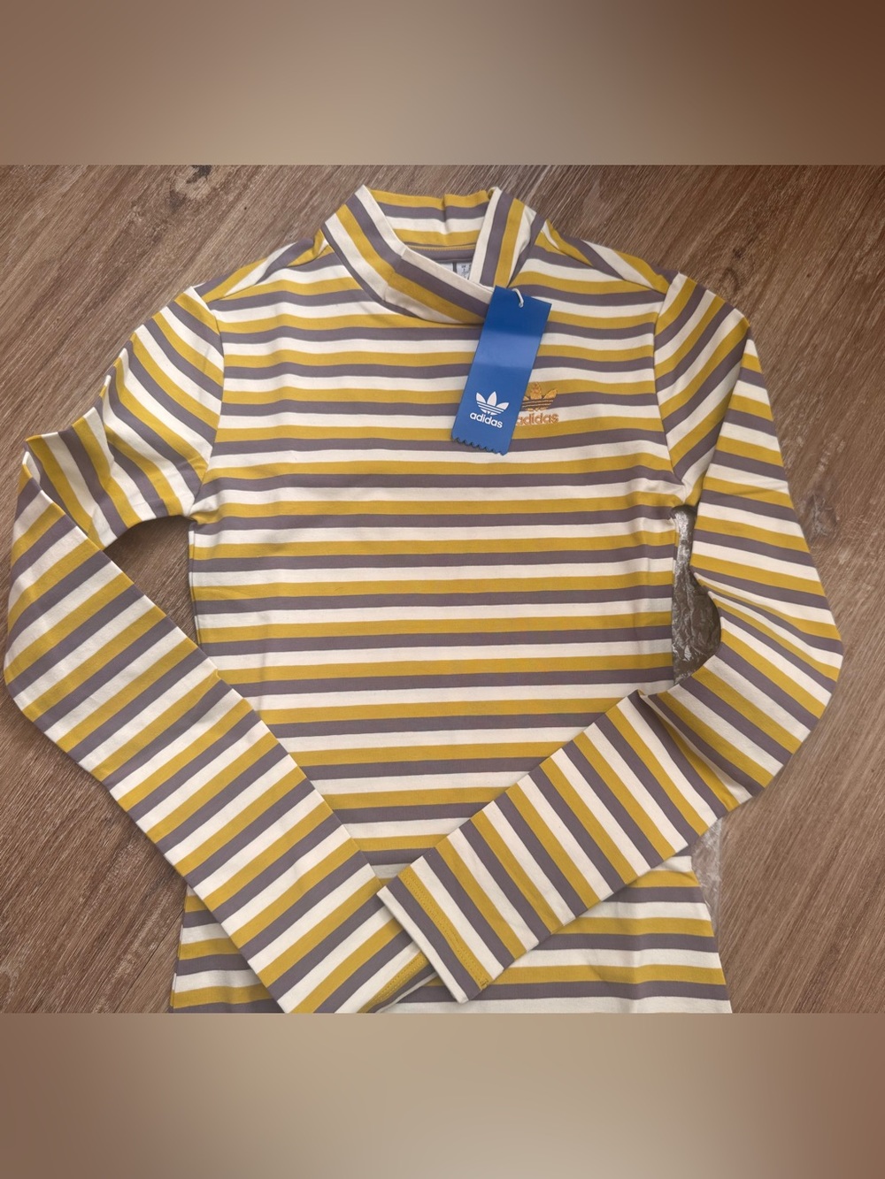 NWT Adidas Originals tshirt